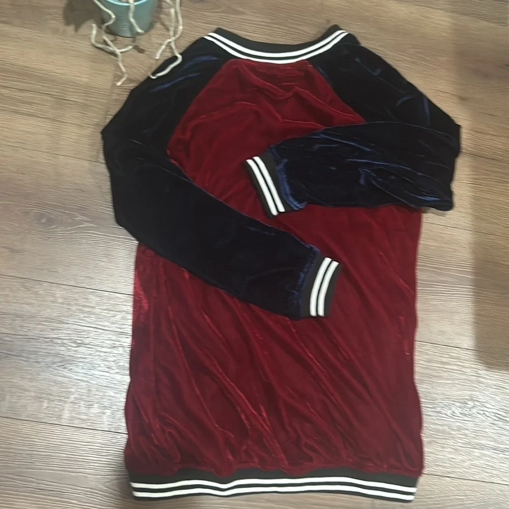 Polyester Track Jacket ! Men’s !! Small! 🤙